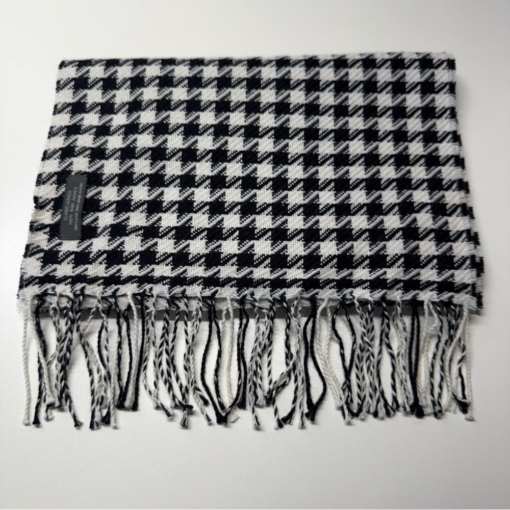 Classic Alpaca 100% Baby Alpaca Black White Houndstooth Knit Scarf 12"x64” Peru